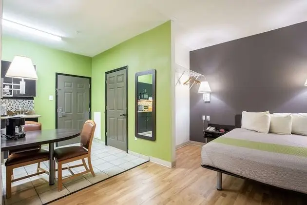 Deluxe Oda, 1 Büyük (Queen) Boy Yatak, Sigara İçilebilir, Küçük Mutfak