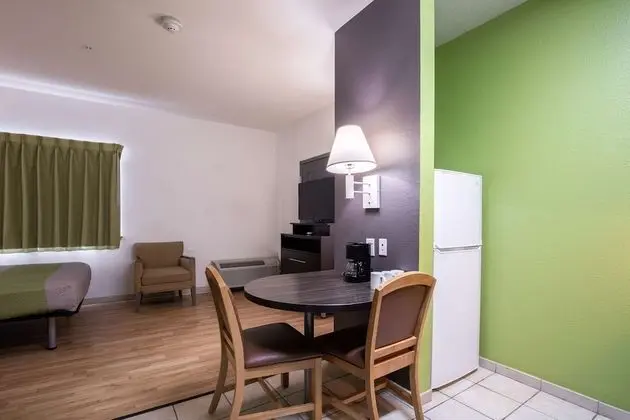 Deluxe Oda, 1 Büyük (Queen) Boy Yatak, Sigara İçilebilir, Küçük Mutfak