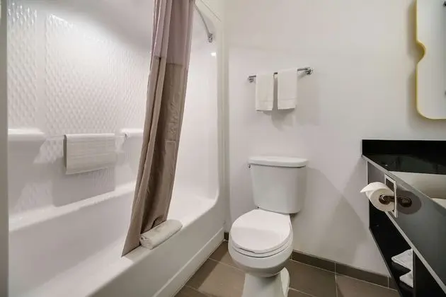 Standard Oda, 2 Çift Kişilik Yatak, Sigara İçilmez, Küçük Mutfak