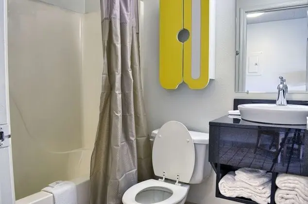 Standard Oda, 1 Büyük (Queen) Boy Yatak, Sigara İçilebilir