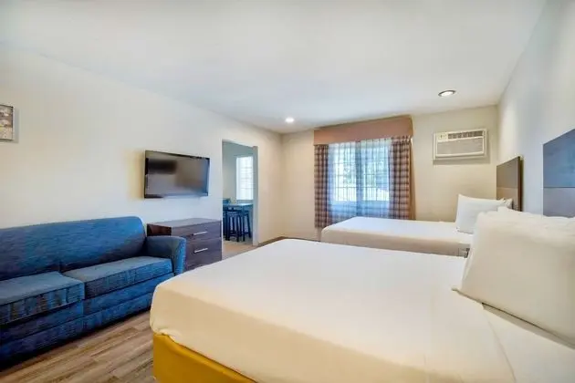 Deluxe Oda, 2 Çift Kişilik Yatak, Sigara İçilmez, Buzdolabı ve Mikrodalga