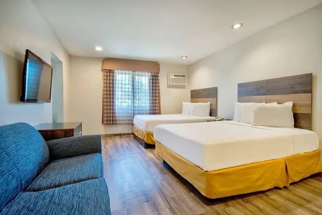 Deluxe Oda, 2 Çift Kişilik Yatak, Sigara İçilmez, Buzdolabı ve Mikrodalga