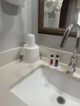 Standard Oda, 1 En Büyük (King) Boy Yatak, Sigara İçilebilir, Buzdolabı ve Mikrodalga