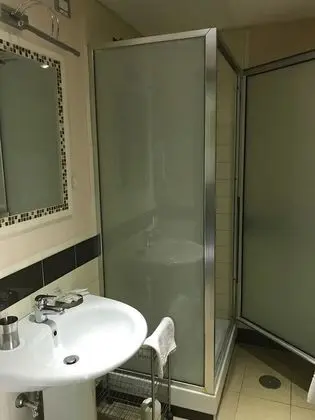 Deluxe Üç Kişilik Oda, Banyolu/Duşlu