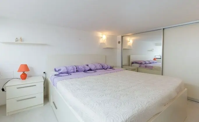 Stüdyo (Studio Apartment with Sea View)