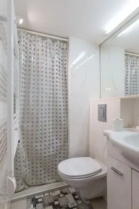 Stüdyo (Studio Apartment with Sea View)