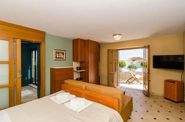 Tek Büyük Yataklı Oda (0 Bedroom)