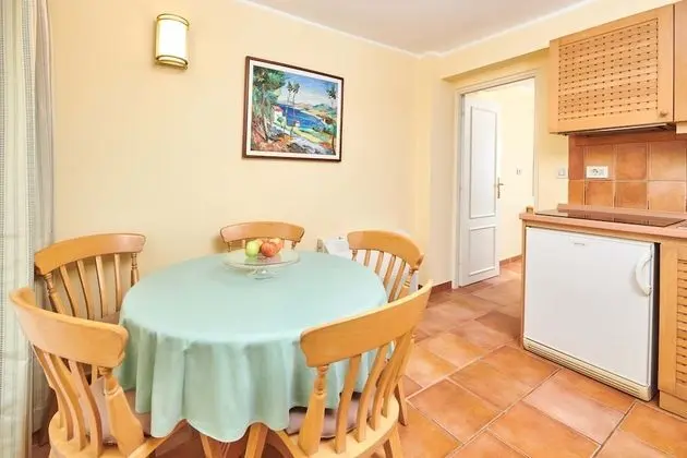 Classic apartment with terrace for 4 + 1 person