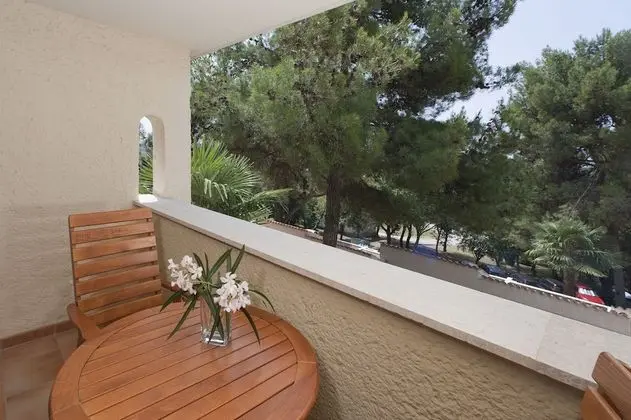 Studio for 2+1 persons, park side