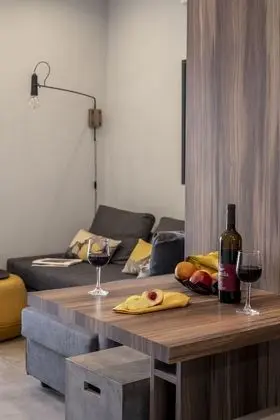 Stüdyo, Sigara İçilmez, Balkon