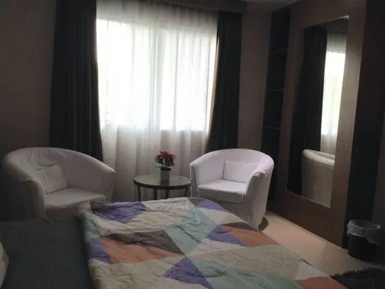 Standard Stüdyo, 1 Yatak Odası, Havuz Manzaralı