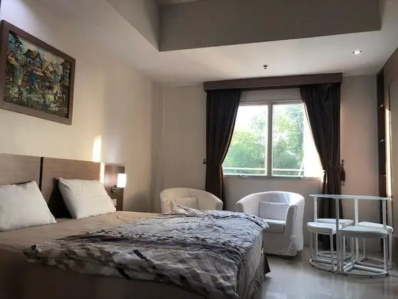 Standard Stüdyo, 1 Yatak Odası, Havuz Manzaralı