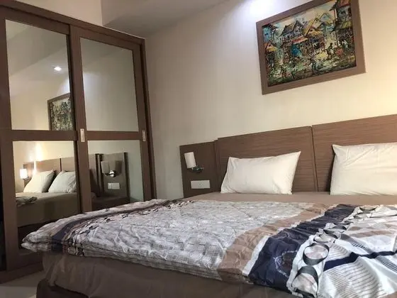 Standard Stüdyo, 1 Yatak Odası, Havuz Manzaralı