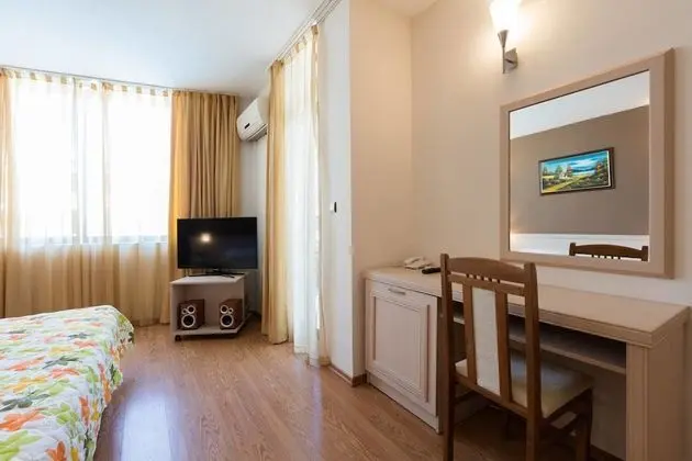 Family Stüdyo, 2 Tek Kişilik Yatak, Teras, Havuz Manzaralı