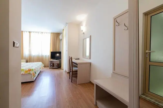 Family Stüdyo, 2 Tek Kişilik Yatak, Teras, Havuz Manzaralı
