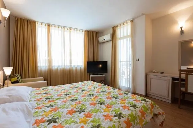 Family Stüdyo, 2 Tek Kişilik Yatak, Teras, Havuz Manzaralı