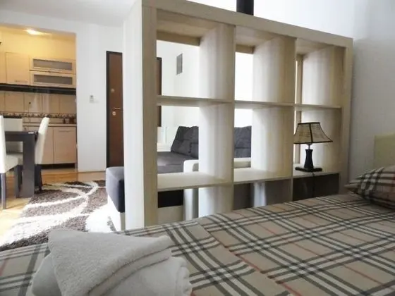 Economy Apart Daire, Dağ Manzaralı