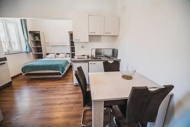 Stüdyo (studio with mountain view)
