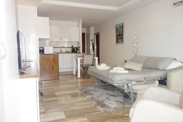 Stüdyo (46 boulevard de la Croisette 06400)