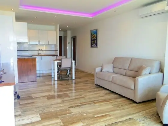 Stüdyo (46 boulevard de la Croisette 06400)