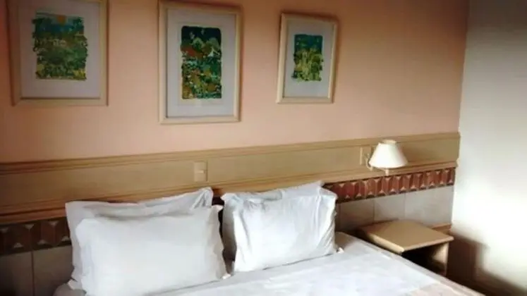 Stüdyo, Havuz Manzaralı (174)