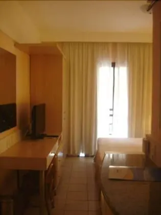 Stüdyo, Havuz Manzaralı (174)