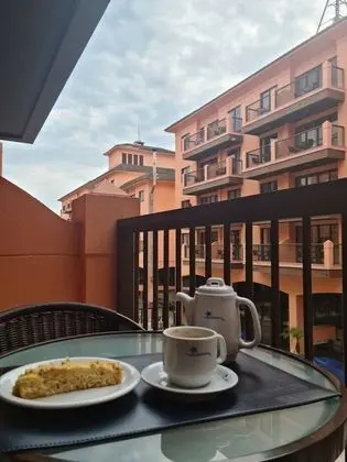 Stüdyo, Havuz Manzaralı (174)