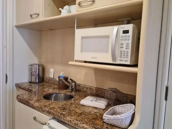 Stüdyo, Havuz Manzaralı (174)