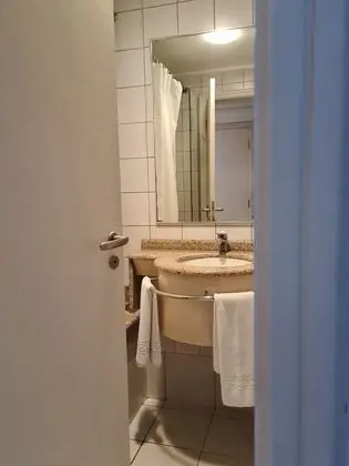 Stüdyo, Havuz Manzaralı (174)