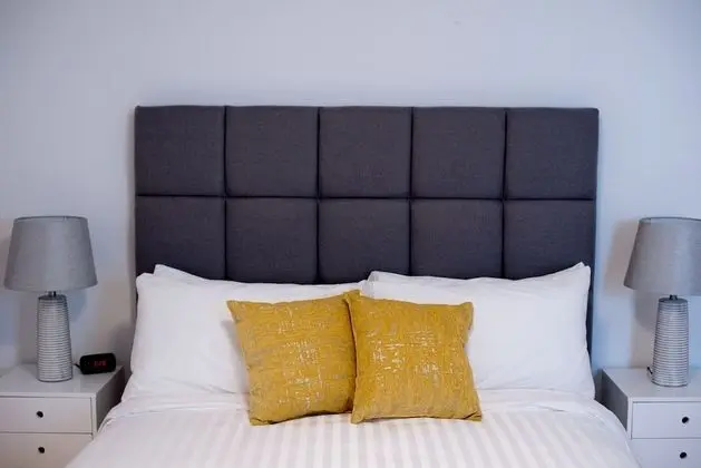 Suite avec chambre fermée + divan-lit