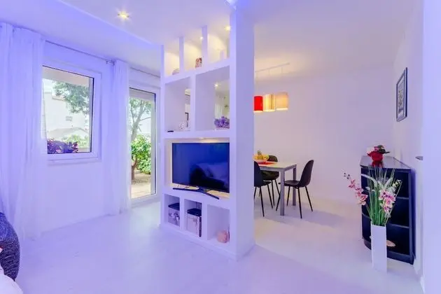 Stüdyo (Studio with Terrace)