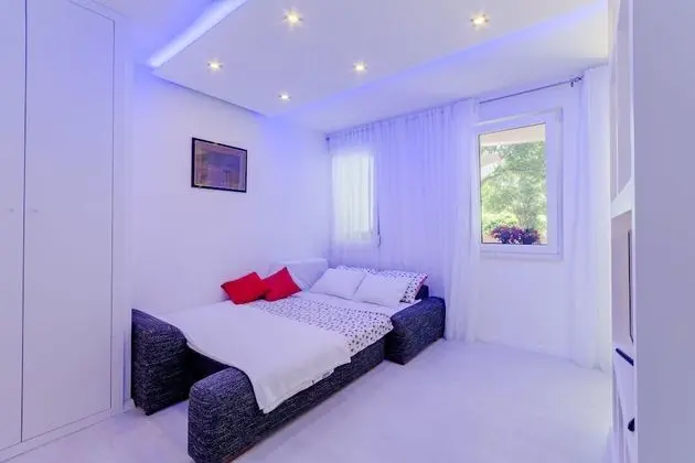 Stüdyo (Studio with Terrace)