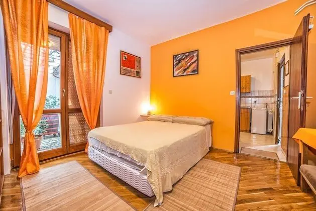 Apart Daire, 1 Çift Kişilik Yatak