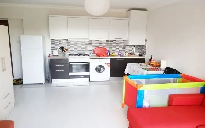 Stüdyo, Havuz Manzaralı
