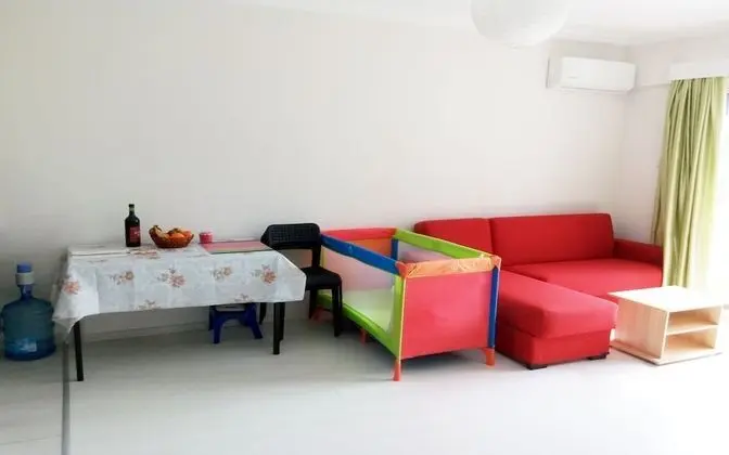 Stüdyo, Havuz Manzaralı