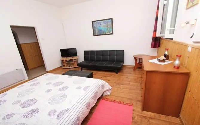 Stüdyo, Teras