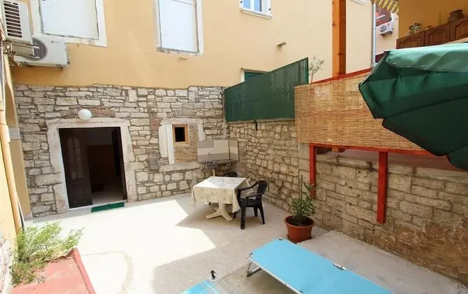 Stüdyo, Teras