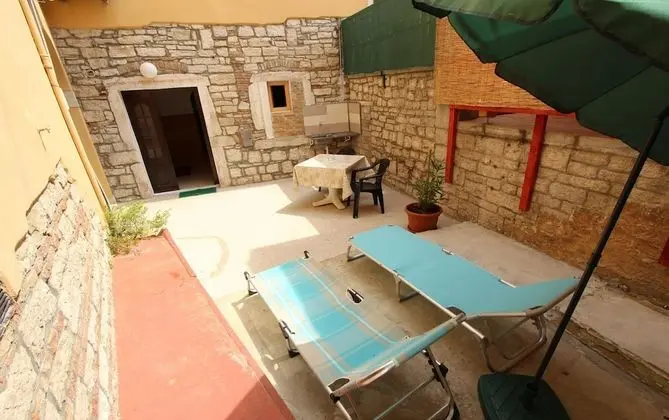 Stüdyo, Teras