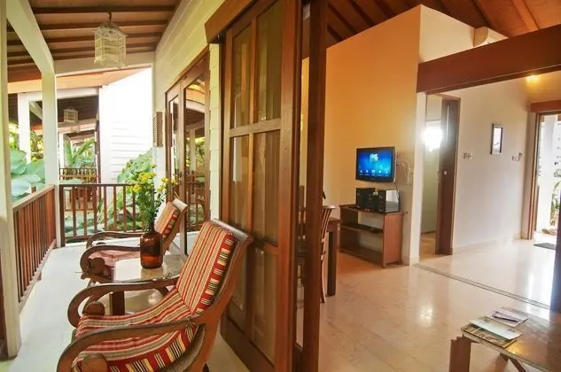 Villa (Budget)