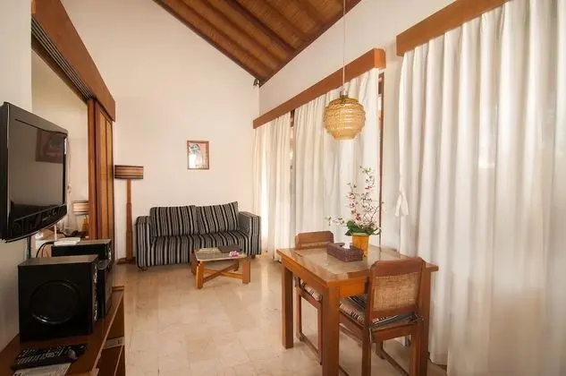 Villa (Budget)