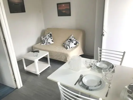 Stüdyo, Bahçe Manzaralı