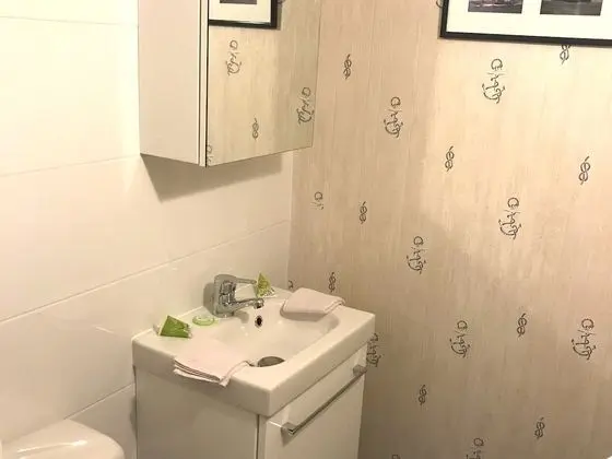 Stüdyo, Bahçe Manzaralı