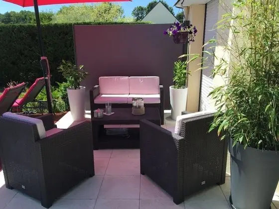 Stüdyo, Bahçe Manzaralı