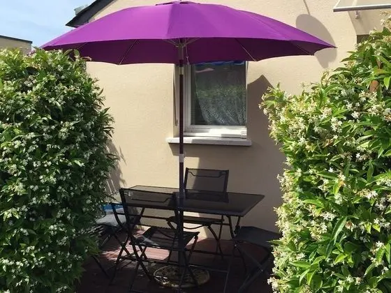 Stüdyo, Bahçe Manzaralı