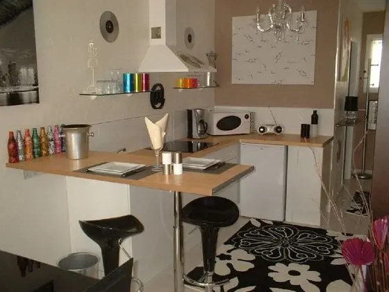 Stüdyo, Havuz Manzaralı