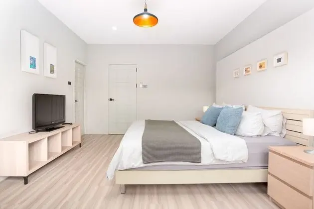 One Bedroom Balcony Apartment