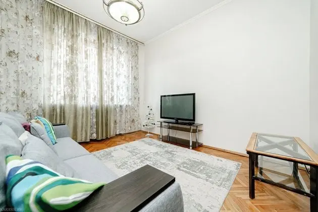Deluxe Apart Daire (Internatsionalnaya 17-2)