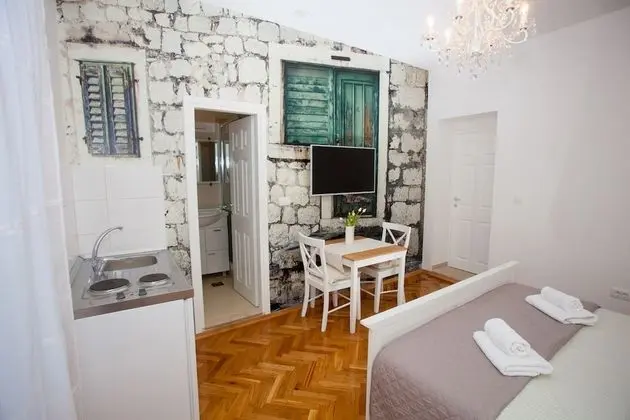 Deluxe Stüdyo, 1 En Büyük (King) Boy Yatak