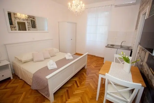 Deluxe Stüdyo, 1 En Büyük (King) Boy Yatak