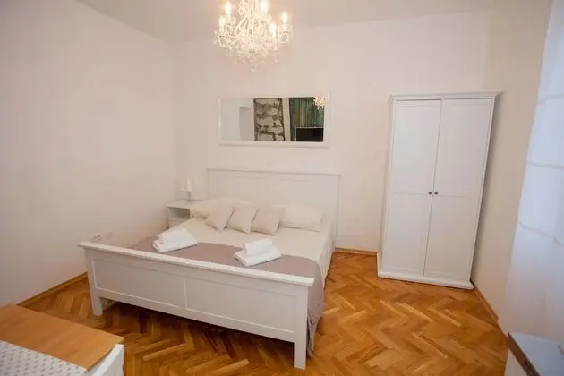 Deluxe Stüdyo, 1 En Büyük (King) Boy Yatak